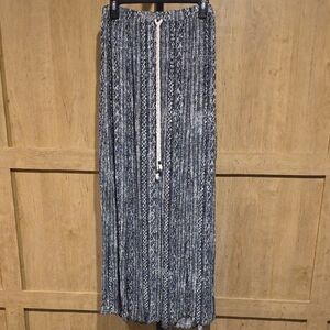(J56) Woman's Sz L Mossimo Supply Co. Black and White Maxi Skirt